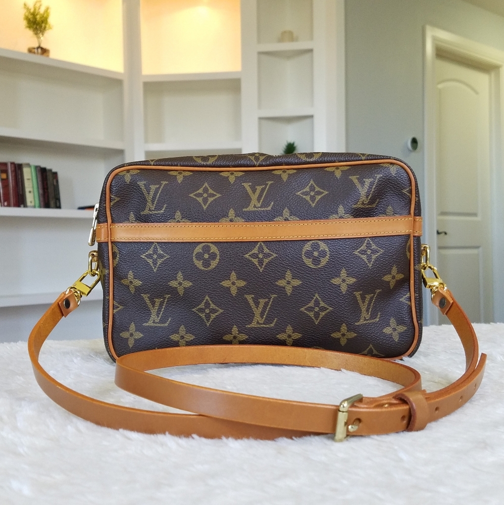 ❤ CUTE Authentic LV Crossbody/Clutch/Shoulder Bag